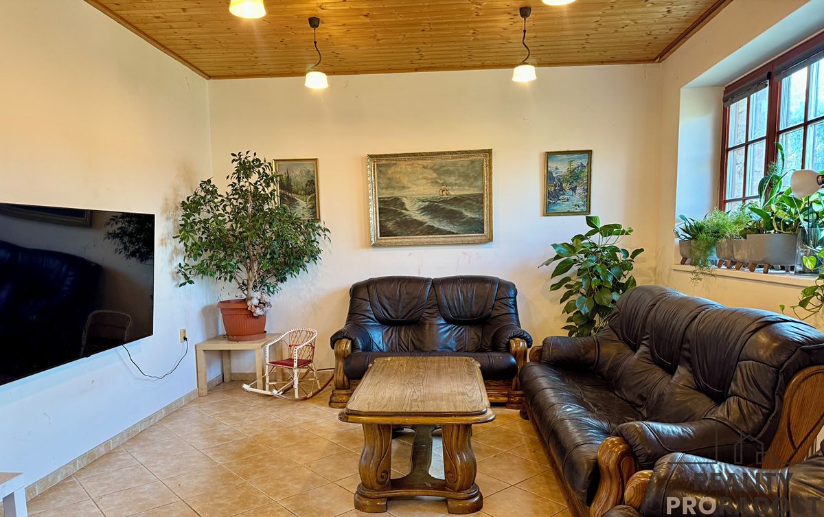 Prodej rodinného domu 450 m², pozemek 4431 m²